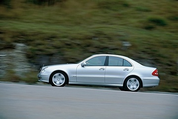 Mercedes-Benz E-Klasse V6-Modelle mit 4MATIC Allradantrieb, 2005.