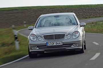 Mercedes-Benz E-Klasse V6-Modelle mit 4MATIC Allradantrieb, 2005.