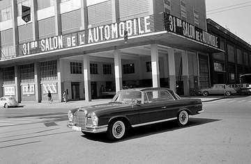Vorgefahren: Das große Mercedes-Benz Coupé auf dem 31. Automobilsalon Genf 1961.