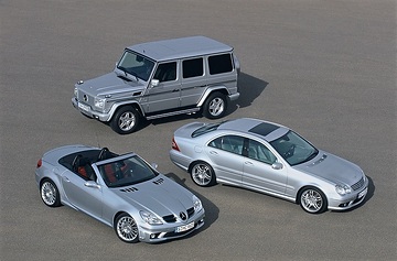 Mercedes-Benz G 55 AMG Kompressor, model series 463 (top), SLK 55 AMG, Roadster, model series 171 (left), C 55 AMG, Saloon, model series 203 (right). All vehicles in brilliant silver metallic (744).