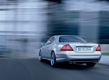 Mercedes-Benz CL 65 AMG, model series 215, 2003 - 2005. New V12 biturbo engine M 275, 5980 cc, 450 kW/612 hp, maximum torque electronically limited to 1000 Nm (at 2000 - 4000 rpm), brilliant silver metallic (744). AMG SPEEDSHIFT 5-speed automatic transmission with steering wheel gearshift. AMG sports suspension, 19-inch AMG twin-spoke light-alloy wheels, AMG high-performance brake system, AMG sports seats with Exclusive nappa leather, glass sliding sunroof, AMG instrument cluster with 360 km/h scale (standard equipment).