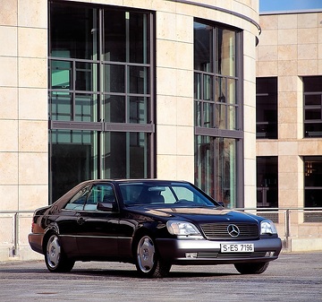 Mercedes-Benz S 420 Coupé, model series 140, 1994 - 1996, V8 spark-ignition engine M 119 with 4196 cc and 205 kW/279 hp.